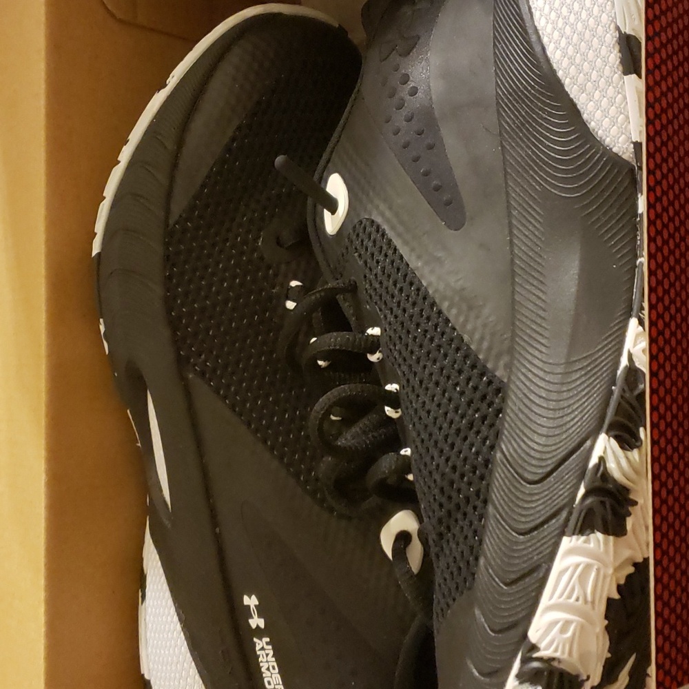 Under Armour Women's HOVR Breakthru Shoes